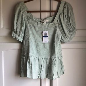 Light green hippie rose smocked top extra large. Brand new